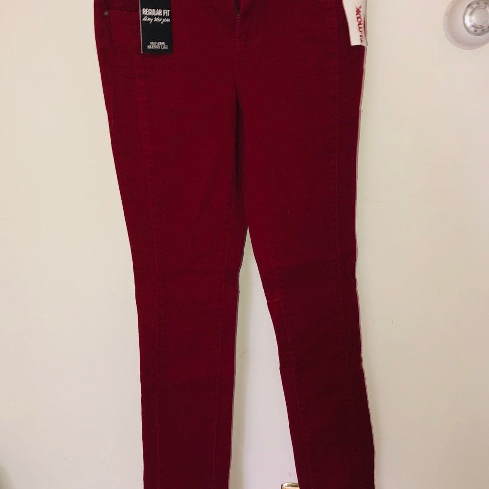 🔴SOLD🔴 DKNY SOHO Dark Red Skinny Jeans,  NWT! - Picture 2 of 3